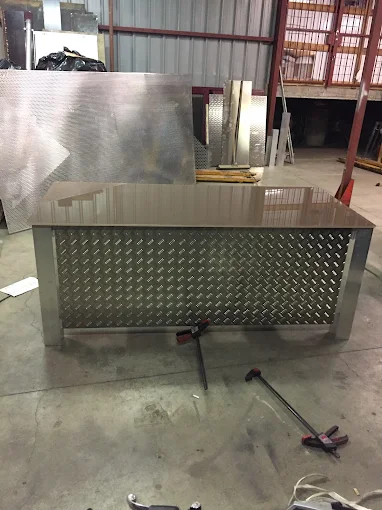 Comptoir aluminium larmé sur mesure